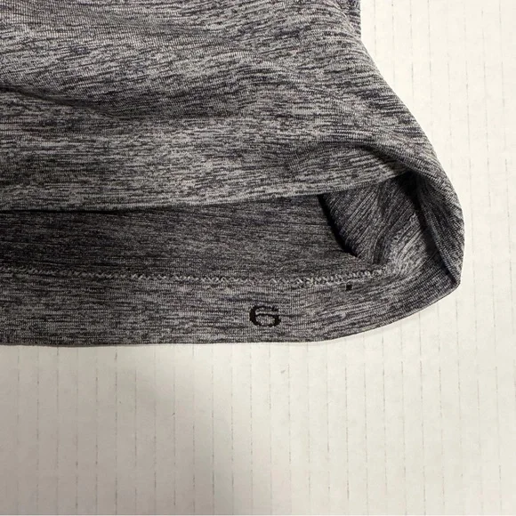 Lululemon Swiftly Tech Short-Sleeve Shirt 2.0 Hip Length
Tokyo, *FLAW*, Size 6 - Picture 7 of 8